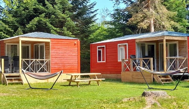 Chalet et mobil homes dans la montagne au Camping les Sapins
