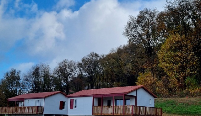 Chalet Etxean, 1 à 6 Personnes, Terrain et Piscine