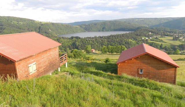 Chalet Face au LAC D'issarles Ardeche
