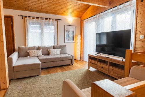 Chalet Flora Mountain view with Private Garden