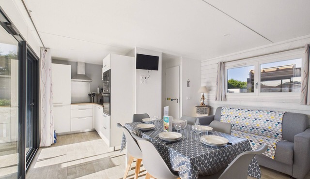 Chalet for 6, estate with swimming pool