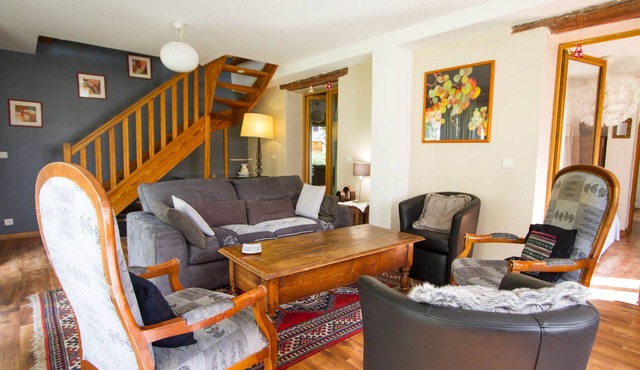 Chalet for 10 people in Puy St Vincent 150m from the slopes private parking