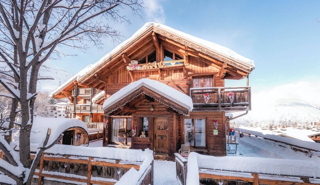 Chalet for 12/14 people with sauna at the foot of the slopes