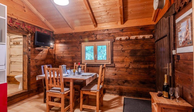 Chalet for 4 near Avoriaz cable car, Parking