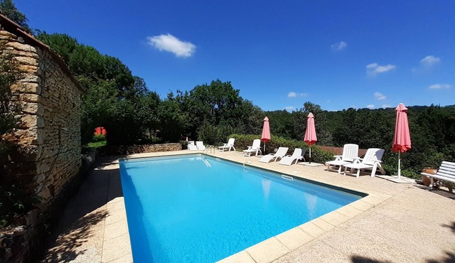 Chalet for 4 people, with swimming pool surrounded by nature