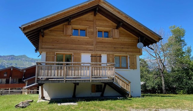 Chalet for 8 at the foot of the slopes with parking 50m from lifts