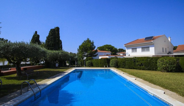 Chalet for 8 people in Salou-Turismar