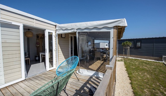 Chalet for 4 in a Domain with pool in Brétignolles