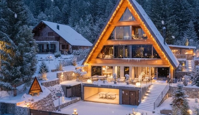 Chalet "Forest Hill" mit Hallenbad by Interhome