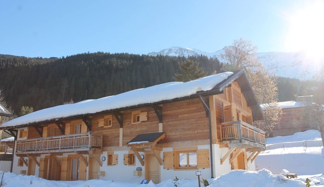 Chalet adjoining Les Contamines-Montjoie, sleeps 10