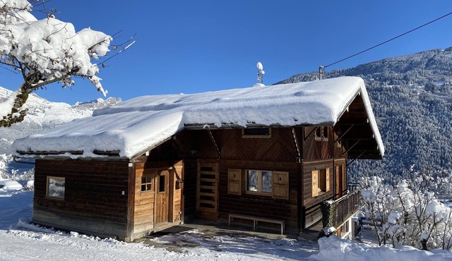 Chalet facing Mont Blanc 10sq.m. 170 sq.m.