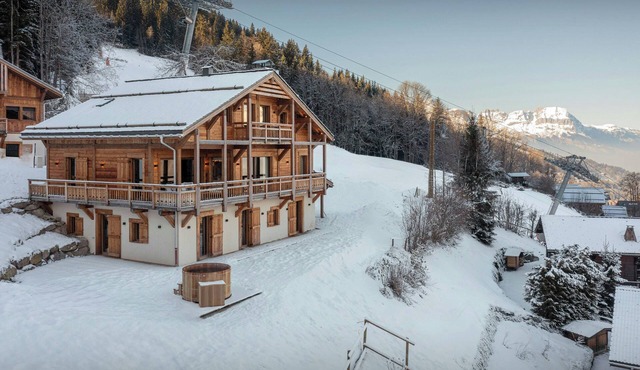 Chalet Piccolo - ski holiday with spa (max 10 adults) - OVO Network