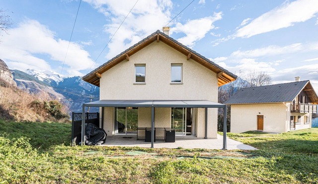 Chalet 'Saint Jean De Maurienne' with Private Garden and Wi-Fi