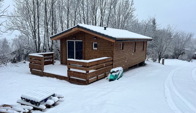 Chalet with private garden in the heart of nature, a few metres from the slopes