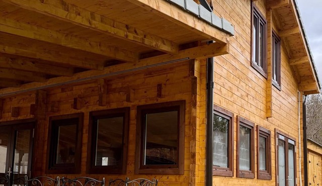 Chalet at the foot of the slopes, departure and arrival on the terrace,