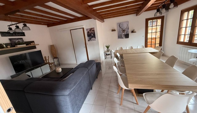 Chalet 'Gite 15 Personnes Boutx' with Private Terrace, Balcony and Wi-Fi