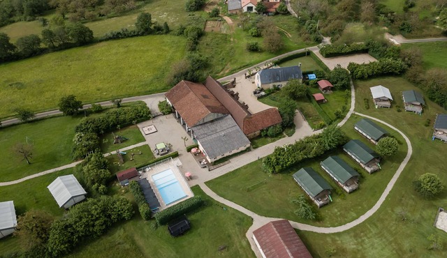 Chalet 'Gîte Bellevue' with Shared Pool, Private Terrace and Wi-Fi