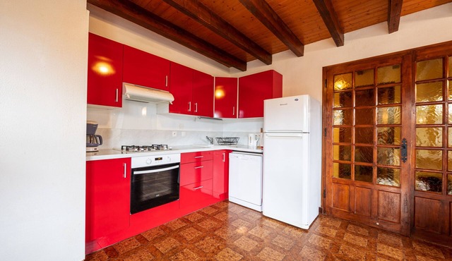 Chalet "Gîte Serraval Choseaux" with Mountain View, Private Garden & Balcony