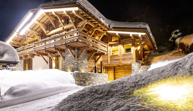 CHALET GRAND PARADIS, comfort, refinement, 7 bedrooms, cinema, SPA, near center