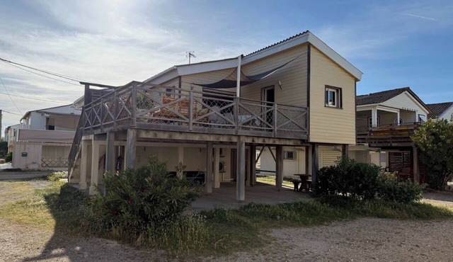 Chalet GRUISSAN 10 People, 4 Bedrooms (7 beds) : Comfort & sea view