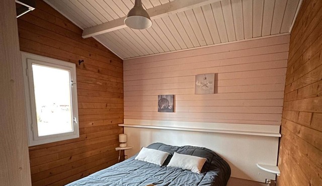 Chalet 'Guzet 4 Personnes 26' with Private Terrace, Private Garden and Wi-Fi