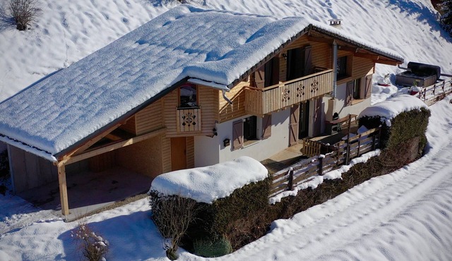 Chalet Haute Savoie quiet jacuzzi wifi near Lake Annecy