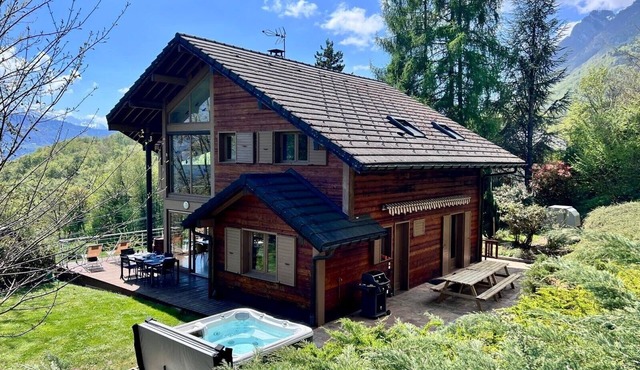 Chalet 'Heart of Savoie' – 10 Guests – Mont Blanc View