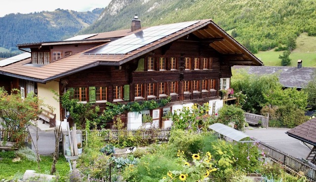 Chalet/holiday home with 10 beds in an original Simmental farmhouse