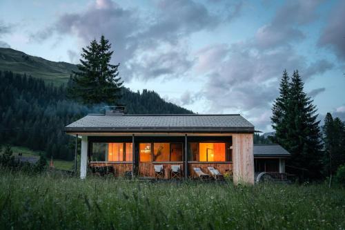 Chalet Horn Trailside Retreat
