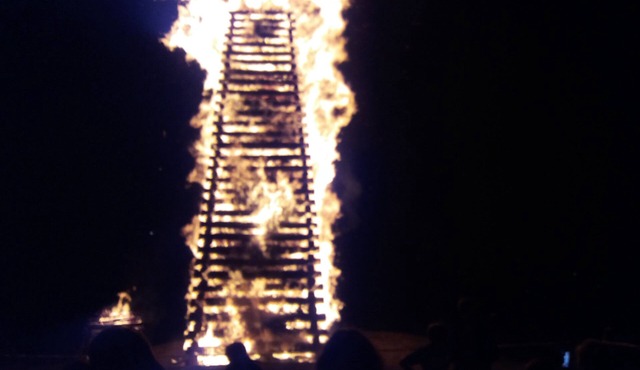 Chalet House cottage 12 people with enclosed large living room.