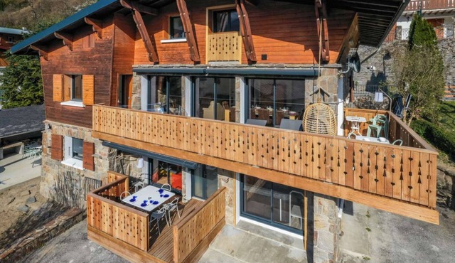 Chalet Hygge Saint-Lary center: Comforsy/6 rooms/Spa/Breathtaking view/Parking