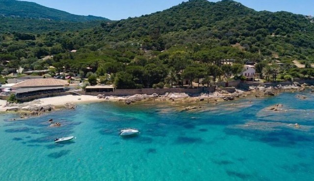 Chalet in a holiday complex with direct sea access