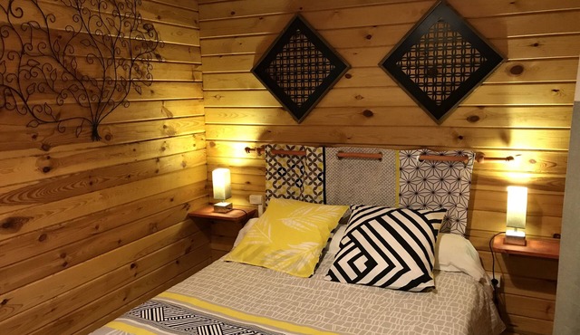 Chalet in a wooded setting in Périgord Pourpre