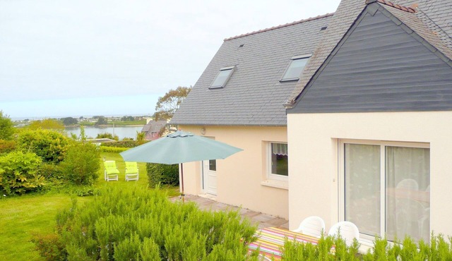 Chalet in Aber Wrach near Sandy Beaches