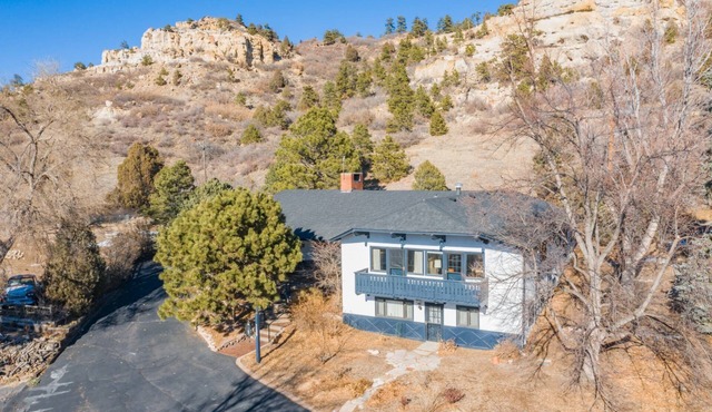Chalet in Central Colorado Springs Location, 3 BR, 2 BA, Views, WiFi