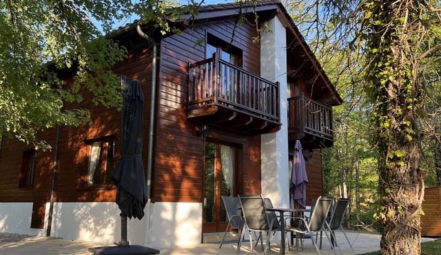 Chalet in Dordogne Valley with garden and shared pool