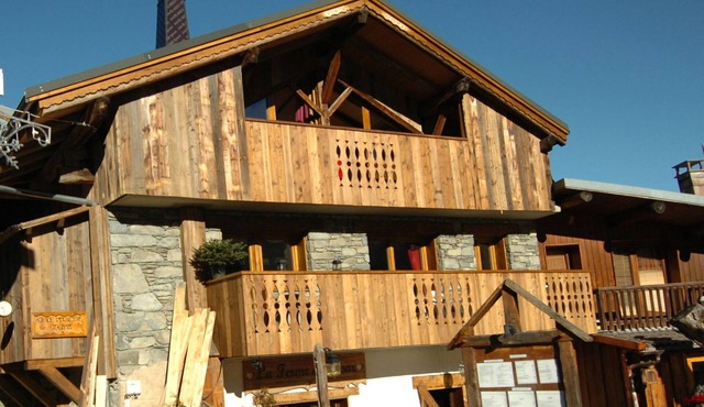 Chalet in the center of Montchavin-La Plagne facing south facing slopes and mountains