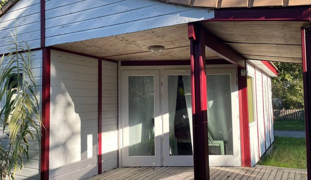 Chalet in Saint-Pierre-d'Oléron with Terrace