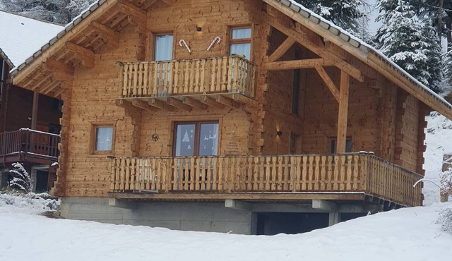 Chalet in La Joue du Loup, close to the slopes and ESF ski school