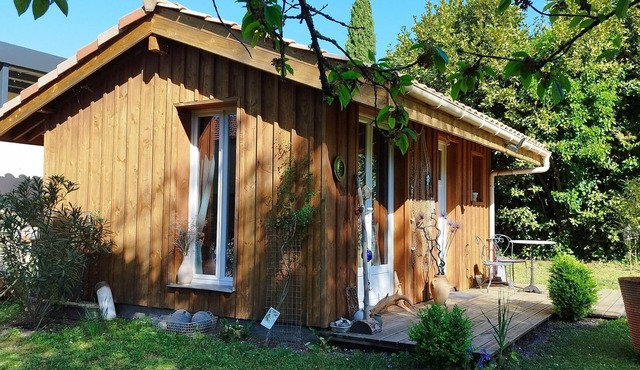 Chalet in Le Bouscat in the heart of a magnificent garden