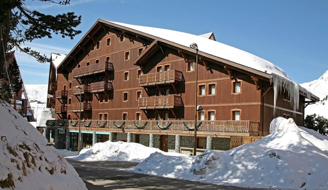 Chalet in Paradiski with Stunning Mountain Views