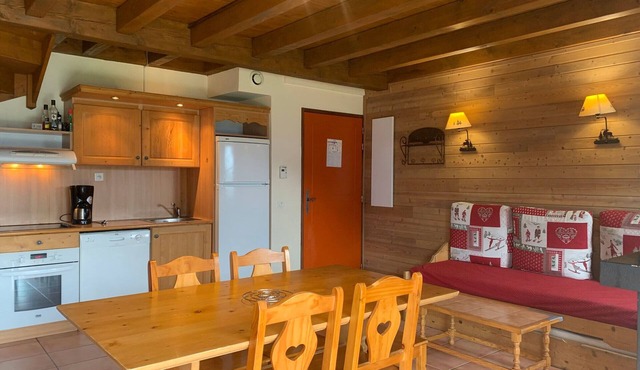 Chalet in Pra-Loup, terrace, 2 bedrooms for 4/6 people