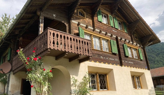 Chalet in Switzerland, 10 minutes from the slopes