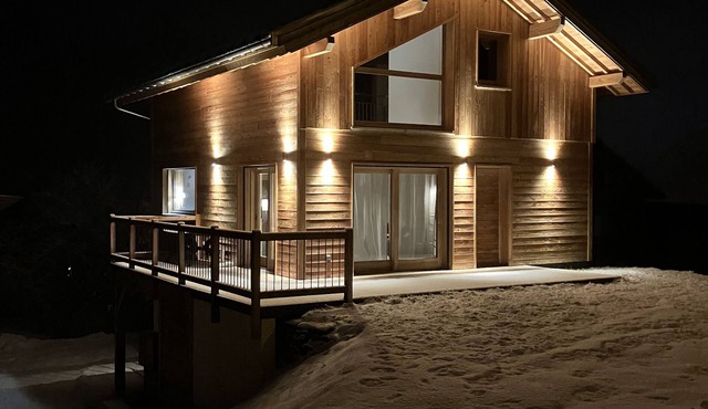 Chalet in the mountains. 5 minutes from the slopes