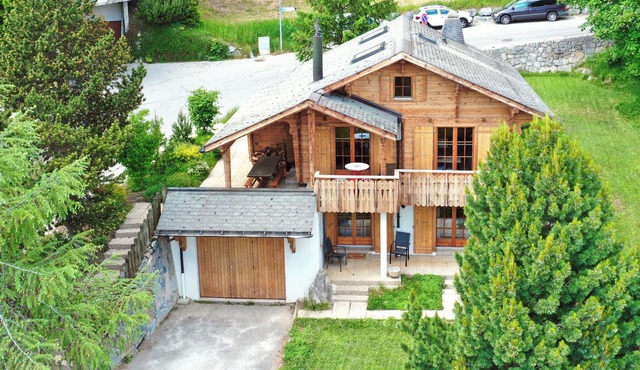 Chalet in the heart of Anzère, close to the Spa, with 3 bedrooms and 1 open mezzanine