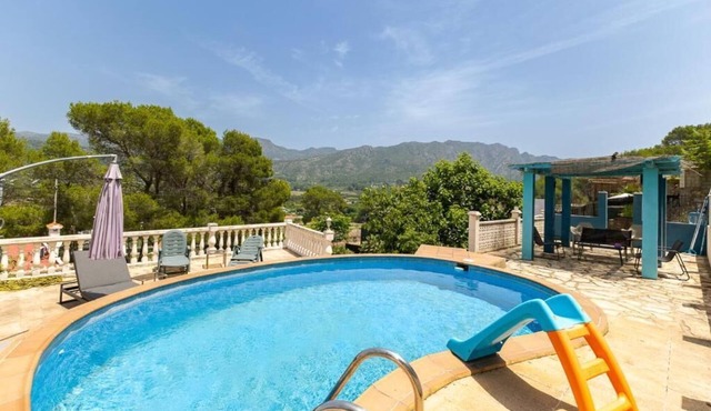 Chalet in the mountains, just 10 minutes from the beach!