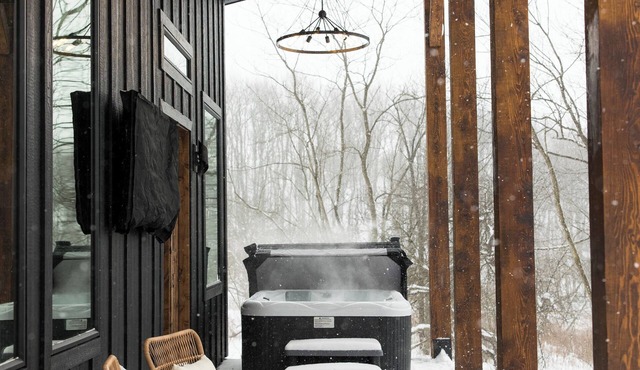 Chalet in the Orchard;Romance, Luxury, Relaxation -Movie theater, Sauna, Hot tub