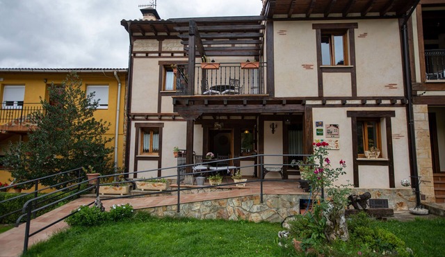 Chalet in Toba with Garden & Fireplace