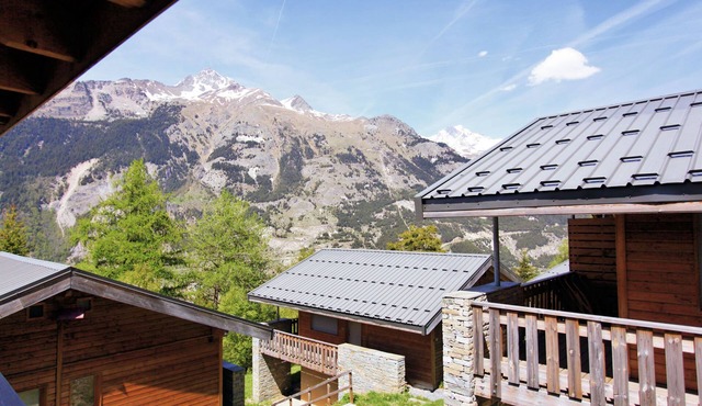 Chalet in Villarodin near Lake