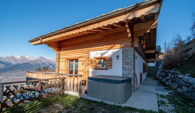 Chalet in Veysonnaz with hot tub